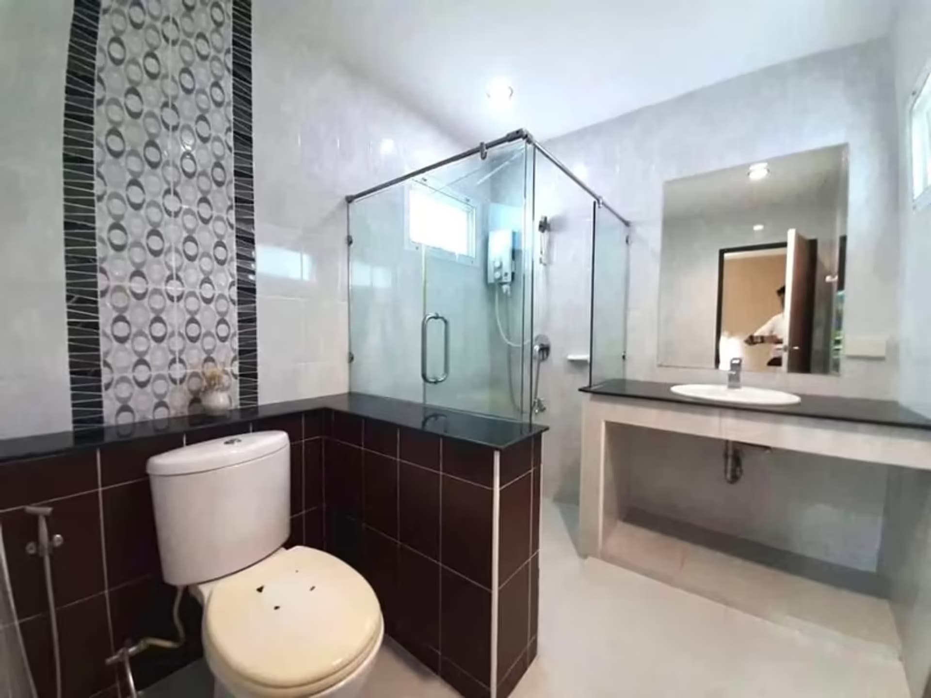 3 Bedroom House - Image 10