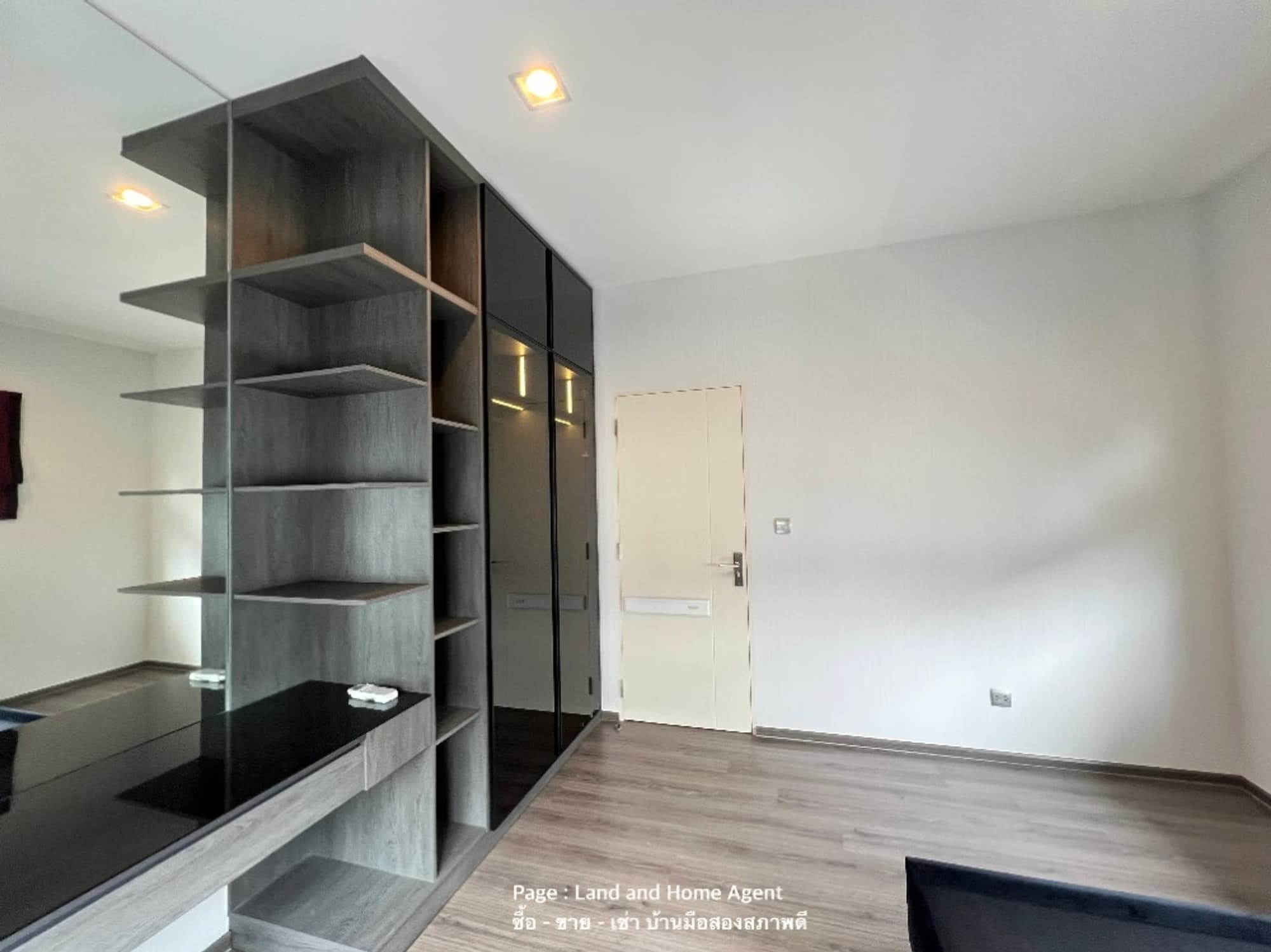 4 Bedroom House for Sale at Manthana Motorway-Krungthep Kreetha - Image 13