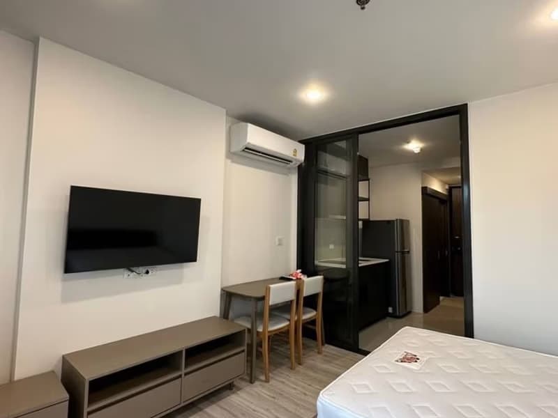 1 Bed Condo for Rent and Sale  Near Huai Khwang MRT