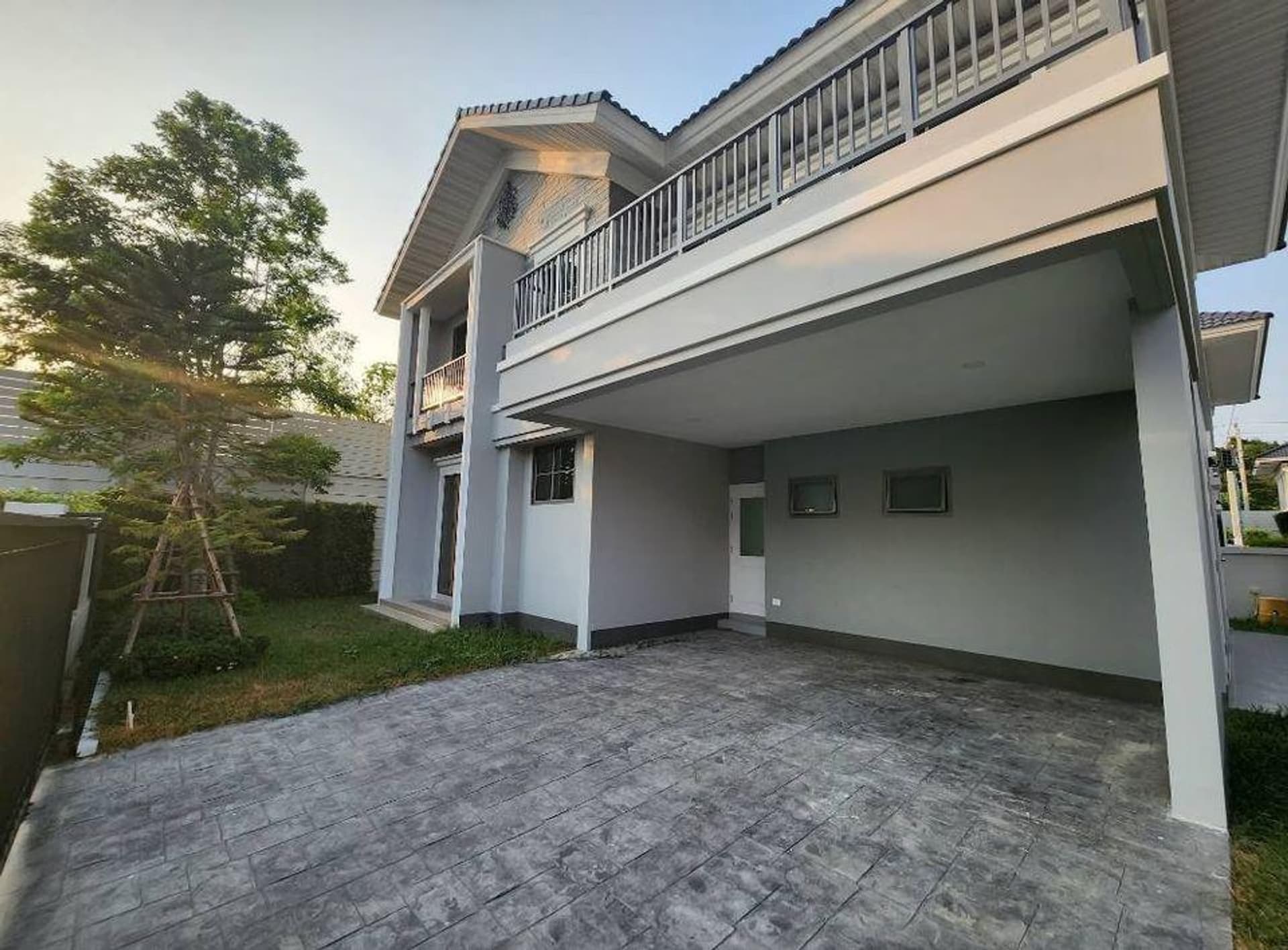 4 Bedroom House - Image 4