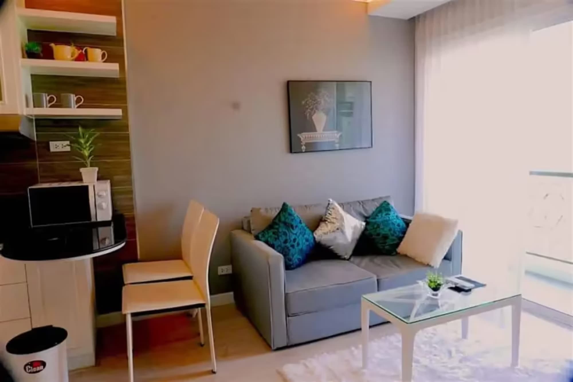 1 Bedroom Condo - Image 1