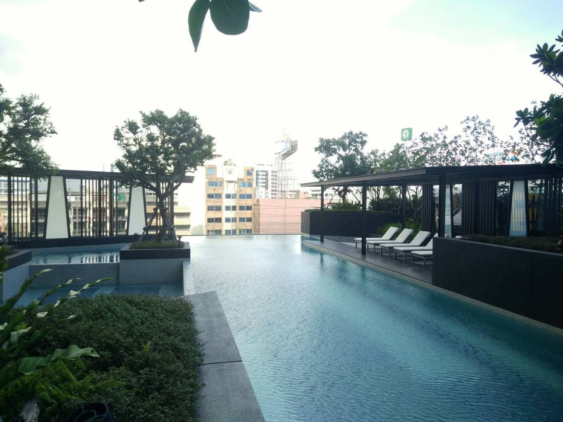 3 ห้องนอน คอนโด สำหรับ ขายและจำหน่าย ใน Huai Khwang - Image 13