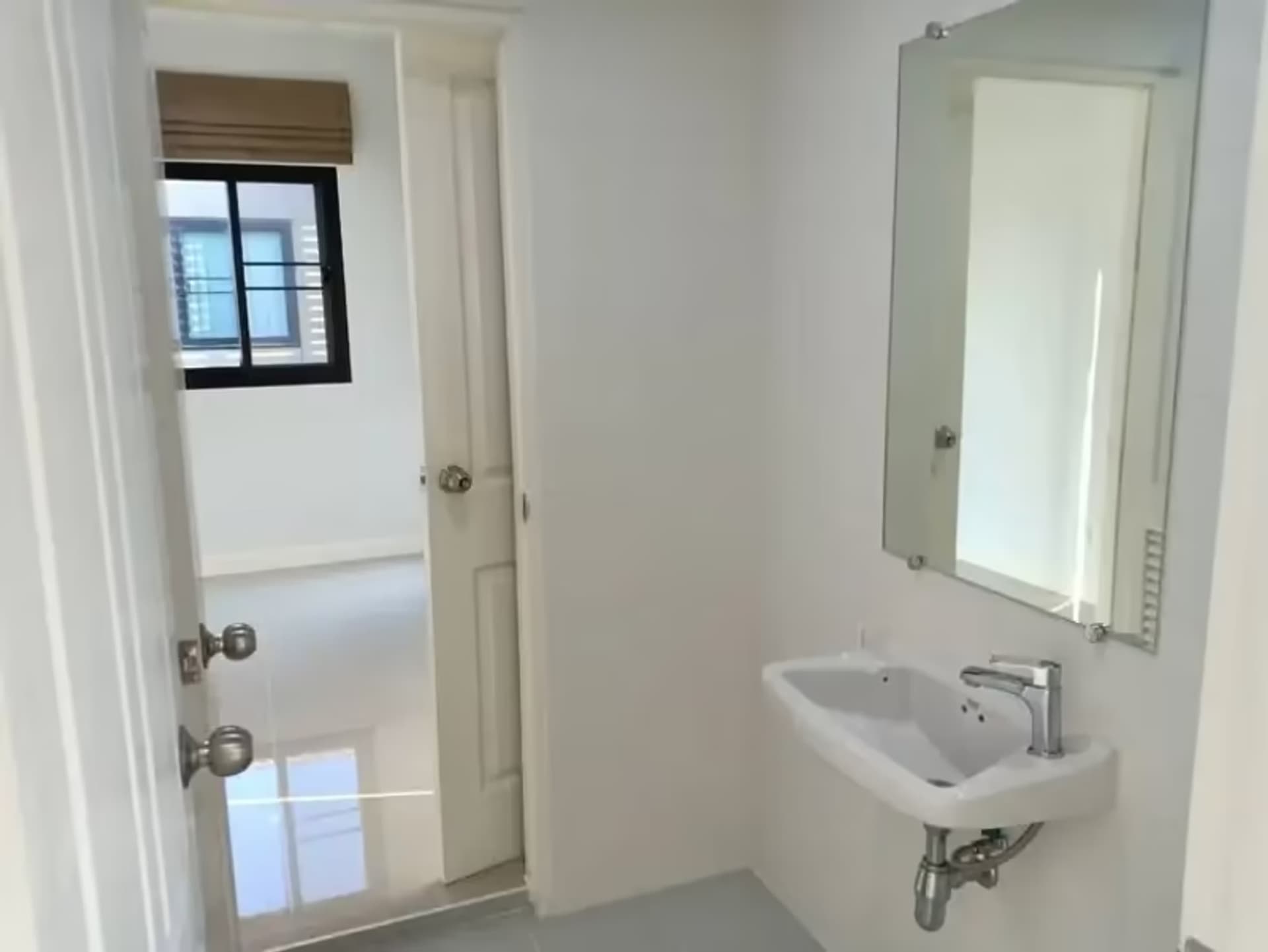 2 Bedroom House - Image 8
