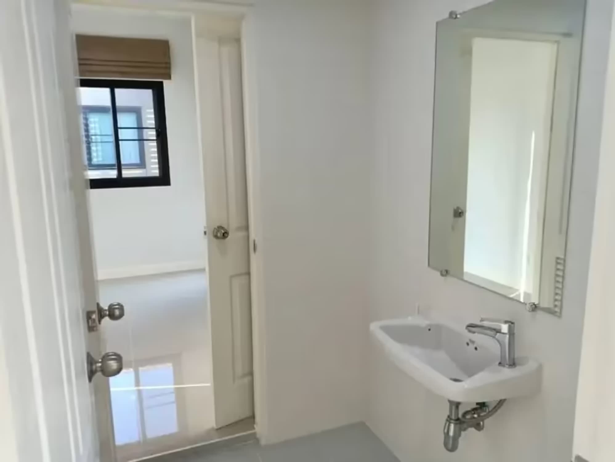 2 Bedroom House - Image 8