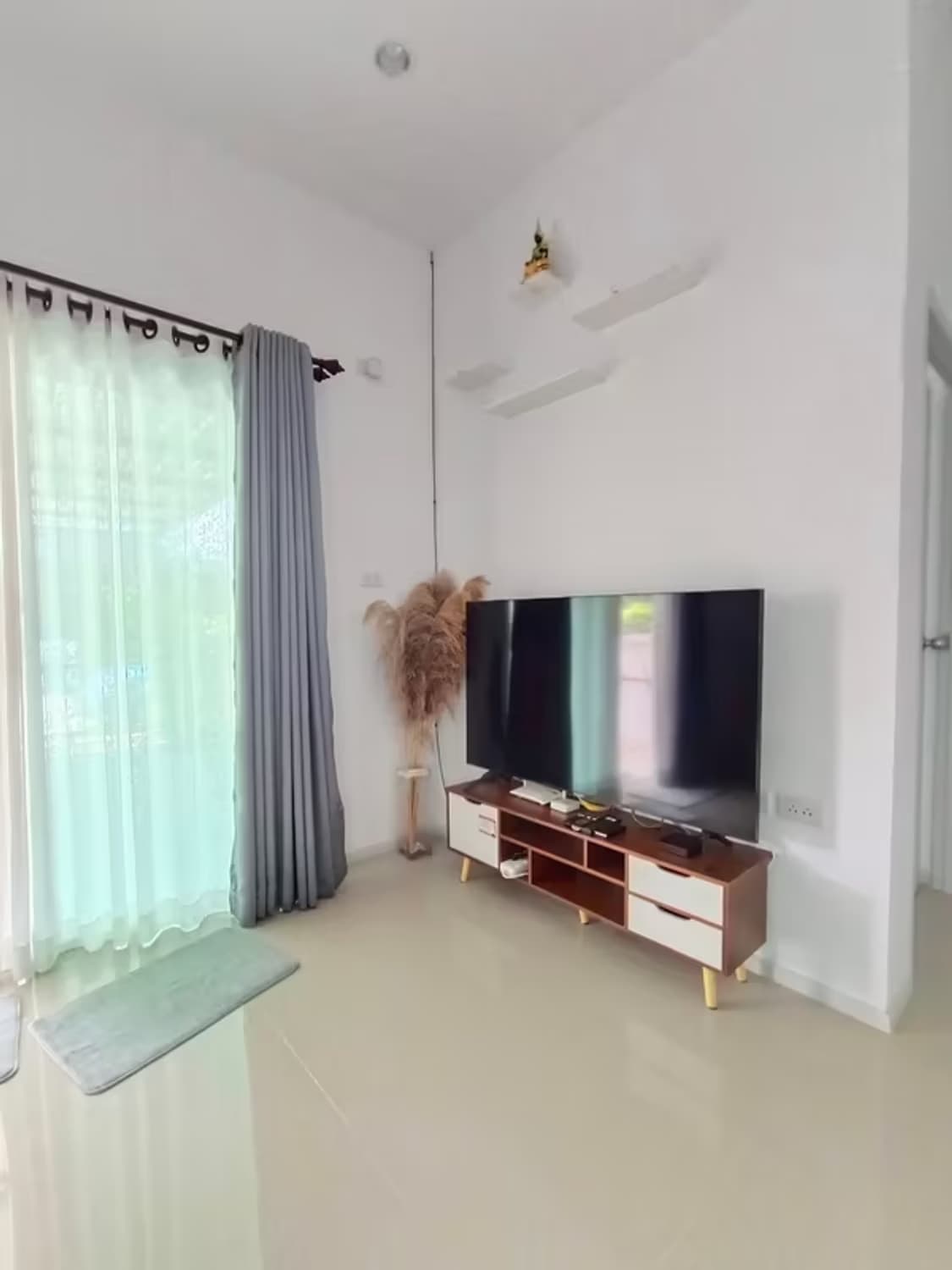2 Bedroom House - Image 2