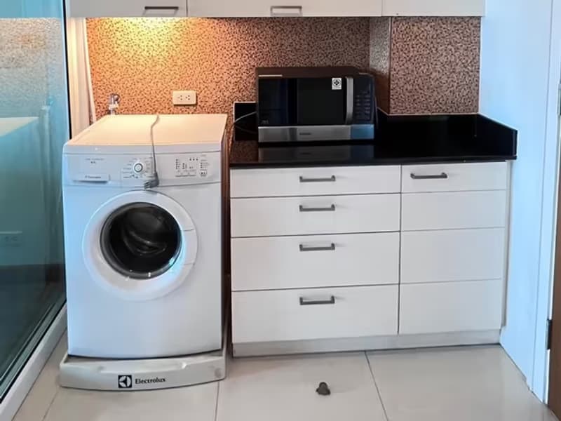 1 Bedroom Condo