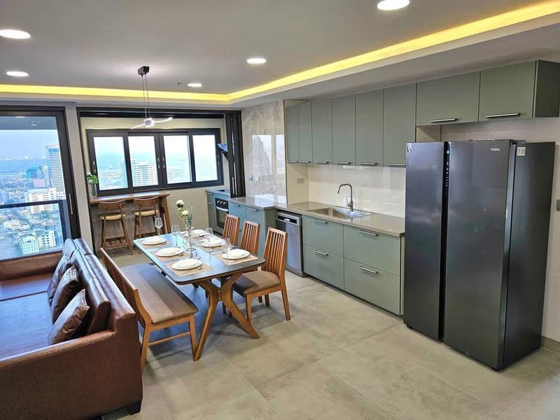 3 Bed Condo for Sale in Khlong Toei