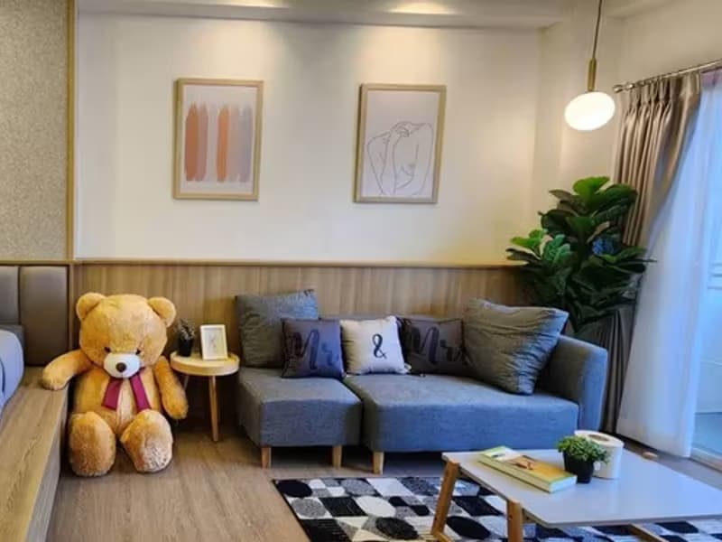 1 Bedroom Condo