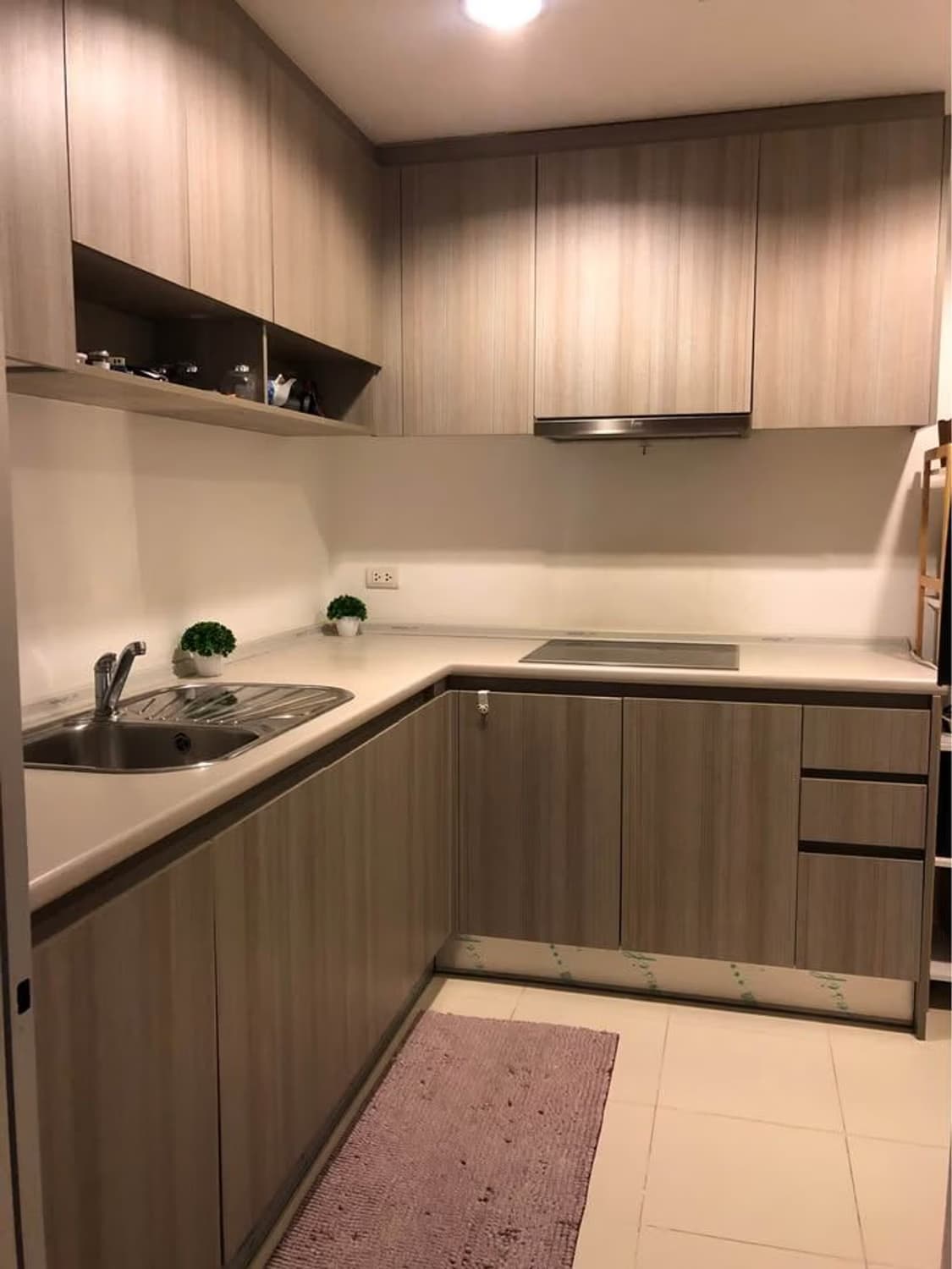 3 ห้องนอน คอนโด สำหรับ ขาย ใน Huai Khwang - Image 2