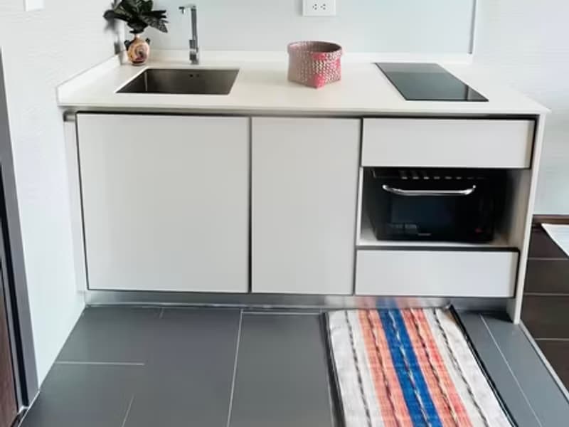 1 Bedroom Condo
