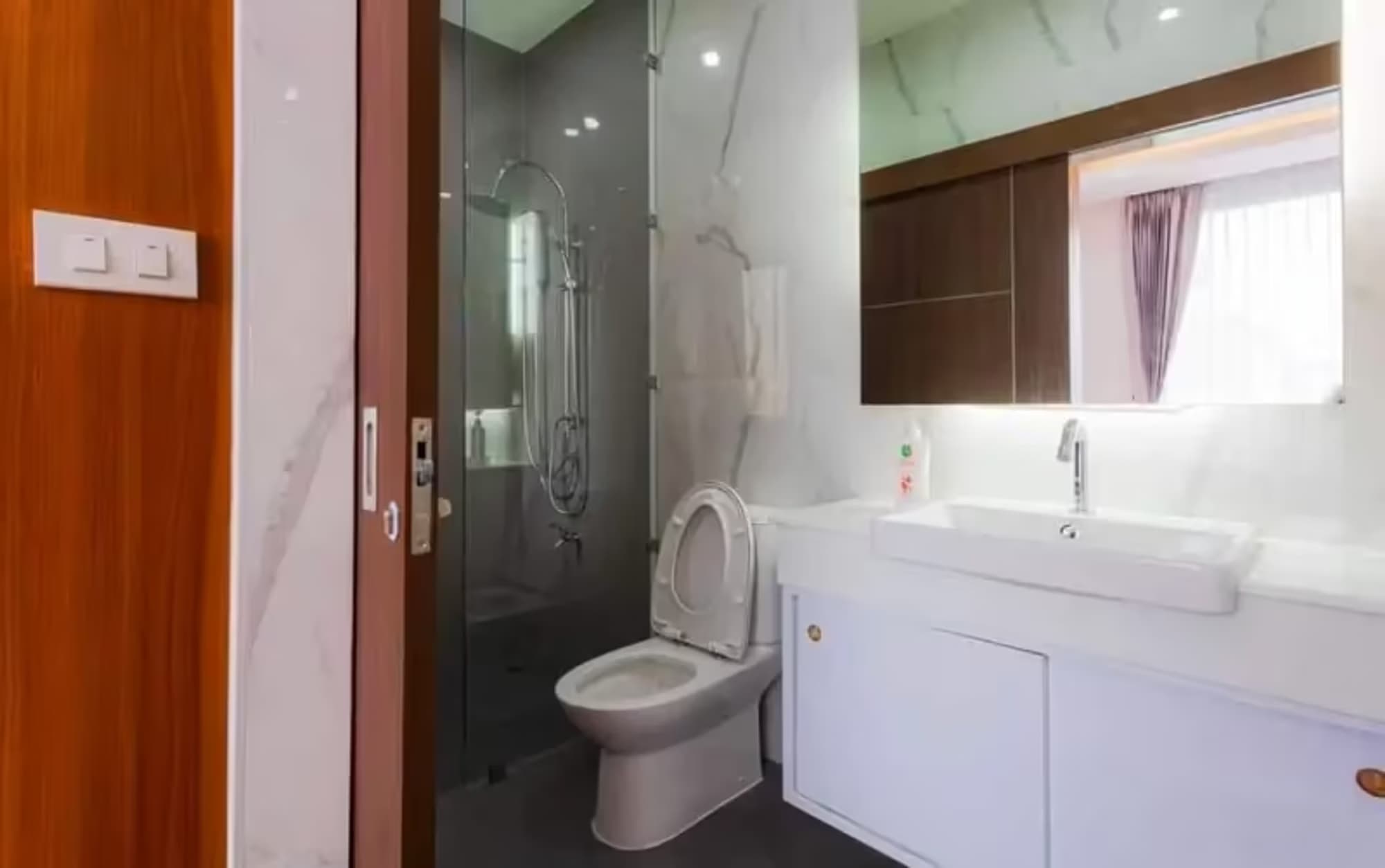 4 Bedroom House - Image 13