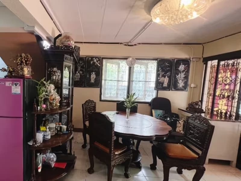 House for Sale in Watthana.  