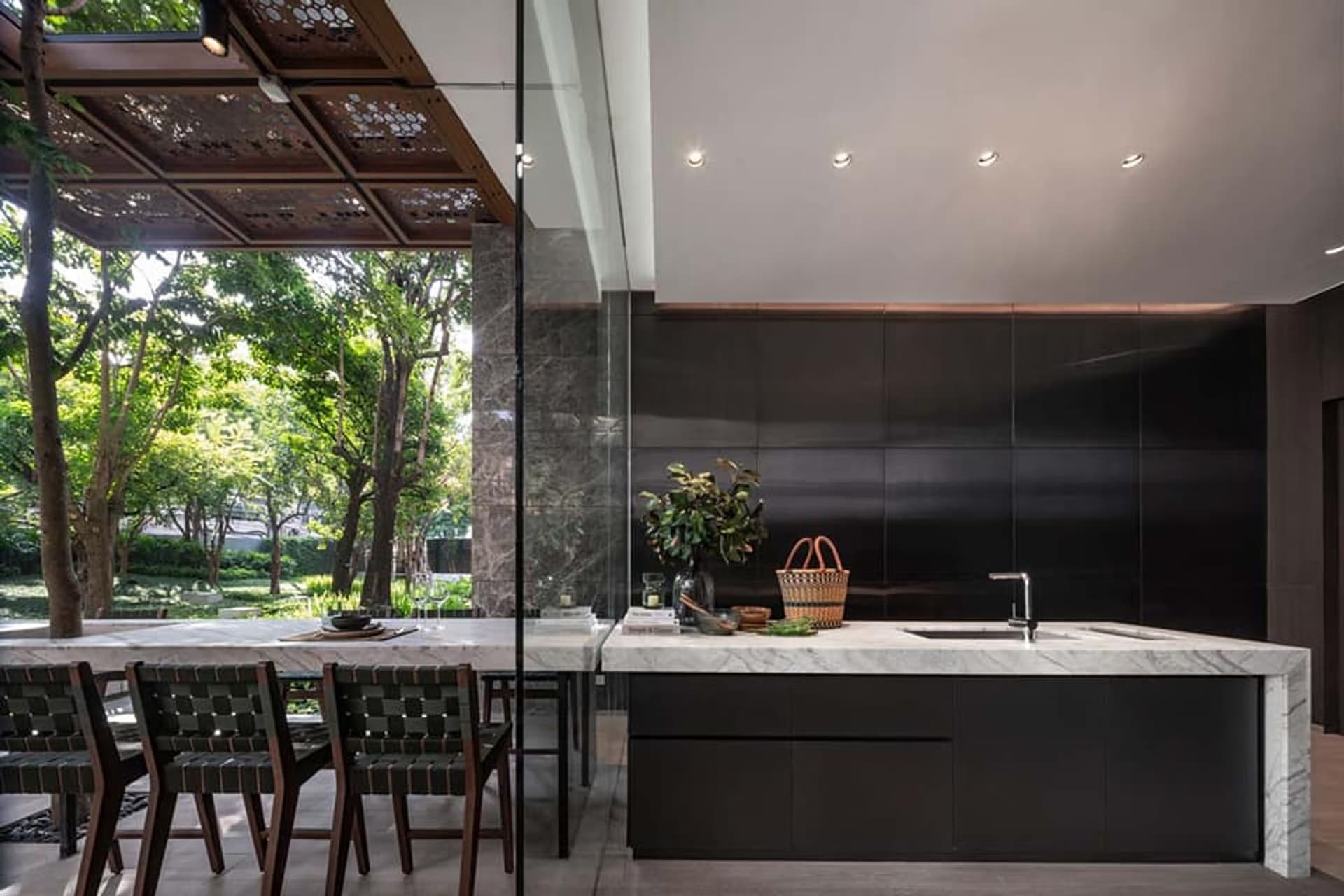 2 Bed Condo for Sale in Phaya Thai - Image 13