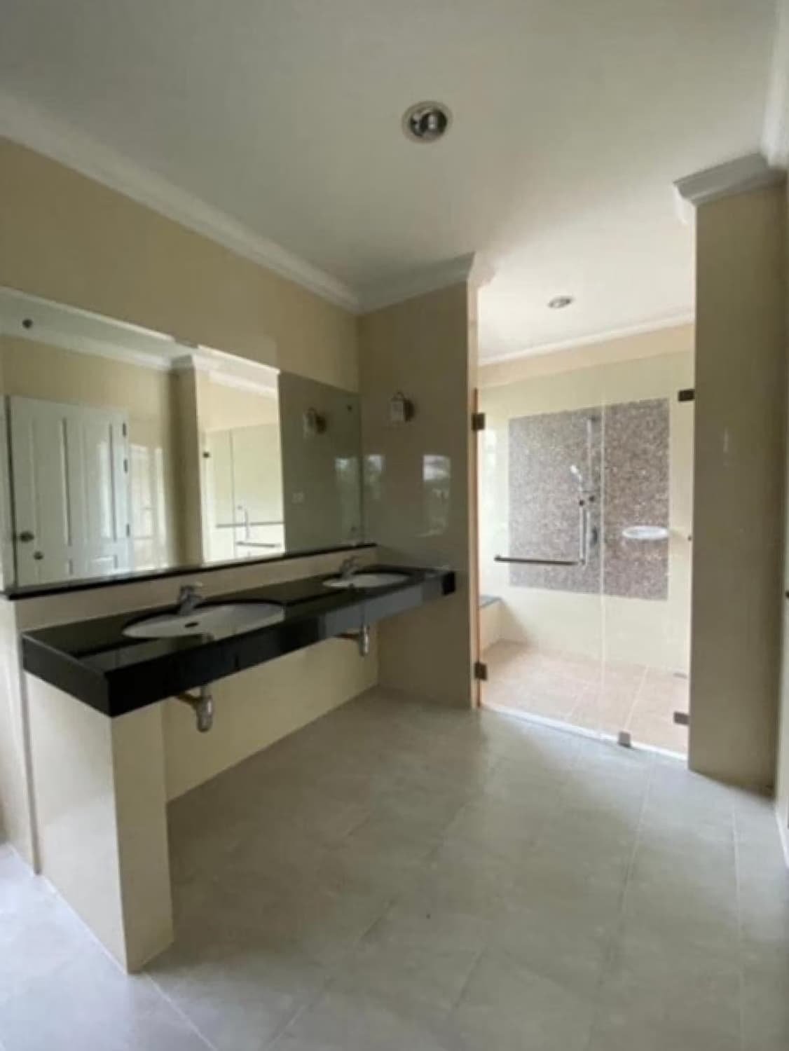 5 Bed House for Rent and Sale in Bang Phli, Samut Prakan - Image 12