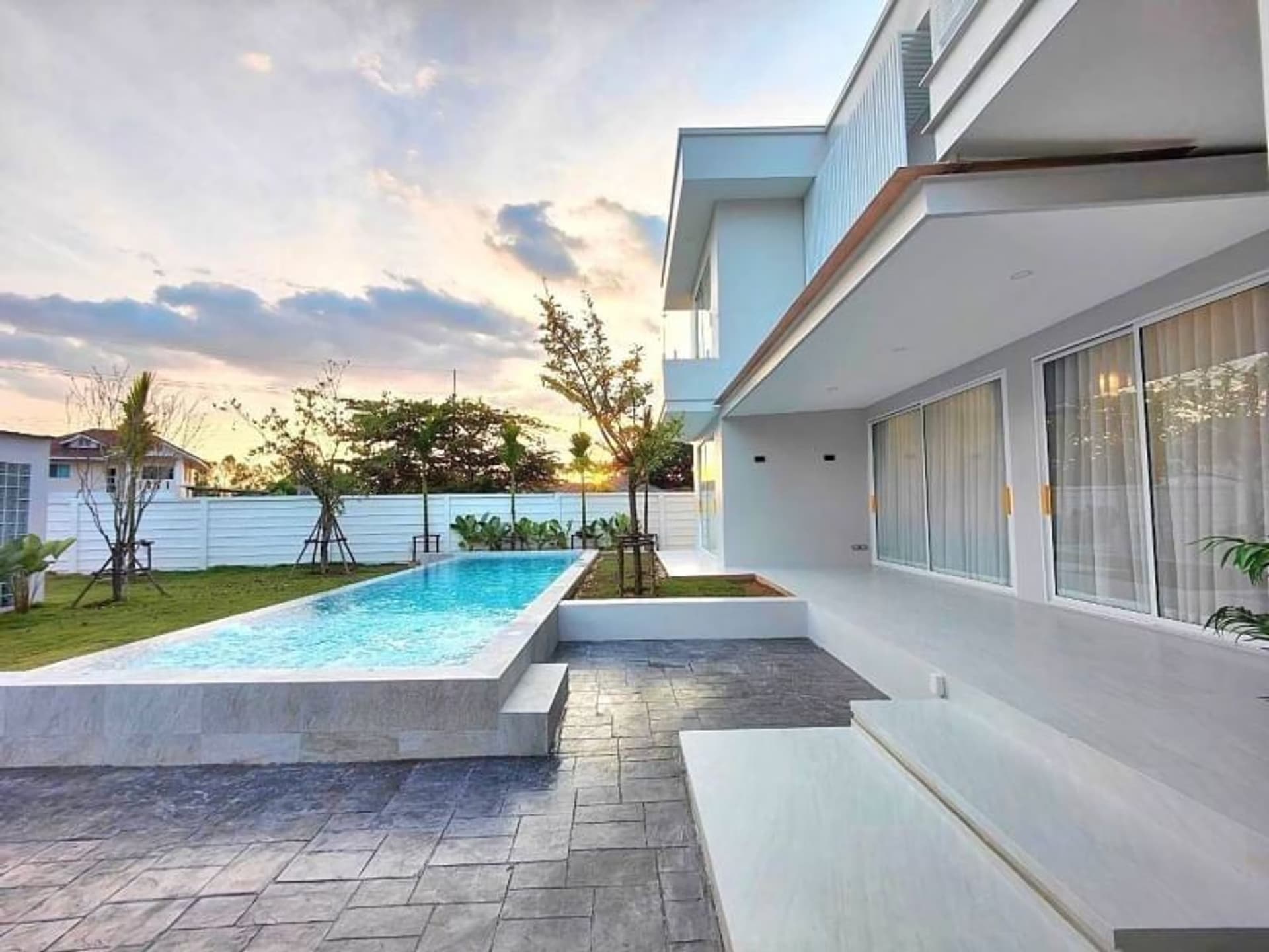 6 Bed House for Sale in San Kamphaeng District - Image 2