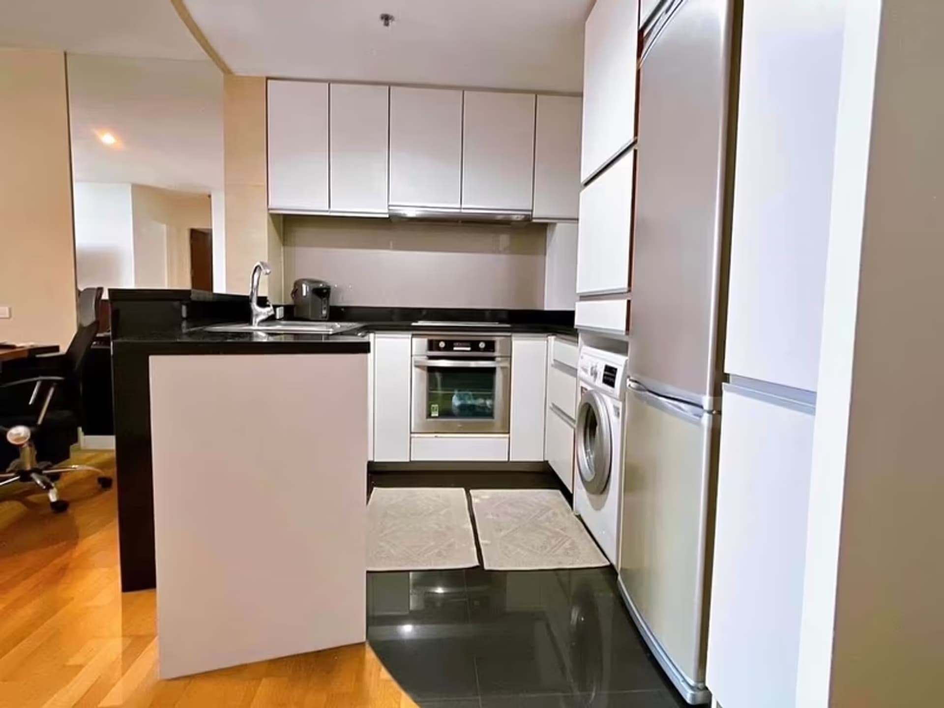 1 Bedroom Condo - Image 1