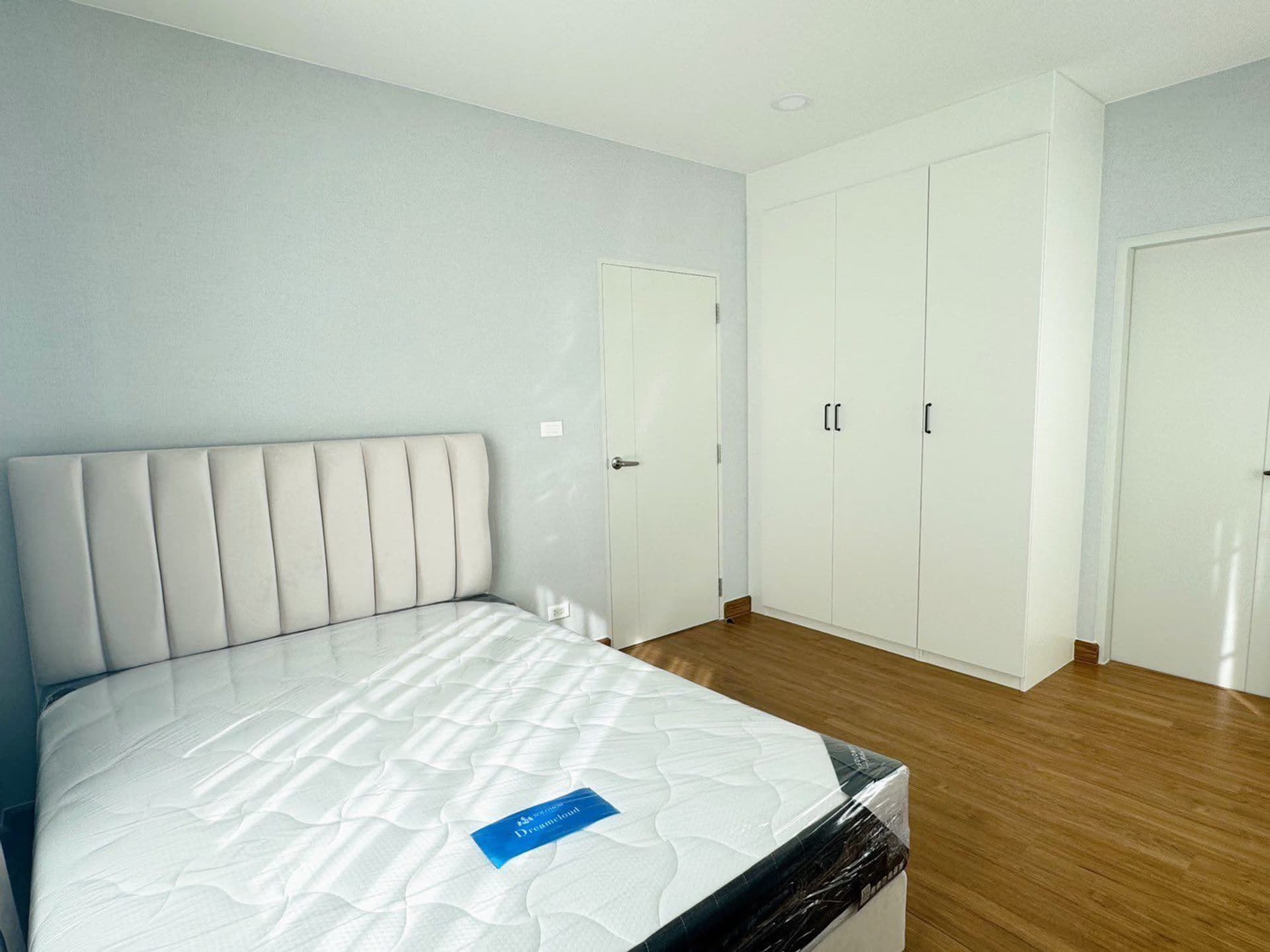 4 Bed House for Rent and Sale in Bang Phli, Samut Prakan - Image 10