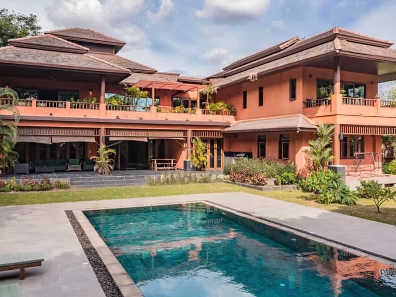 5 Bedroom House