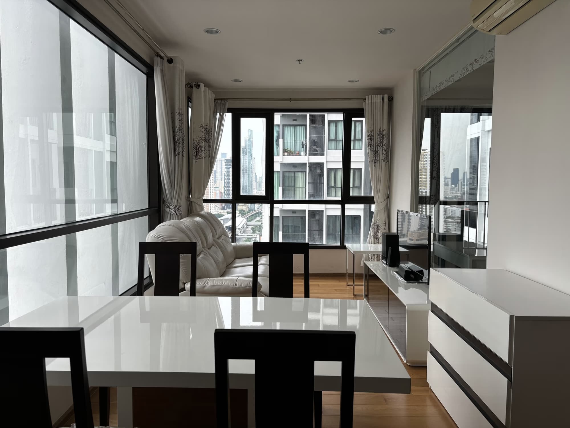 2 ห้องนอน Condo สำหรับ จำหน่าย ใน 	คลองสาน - Image 1