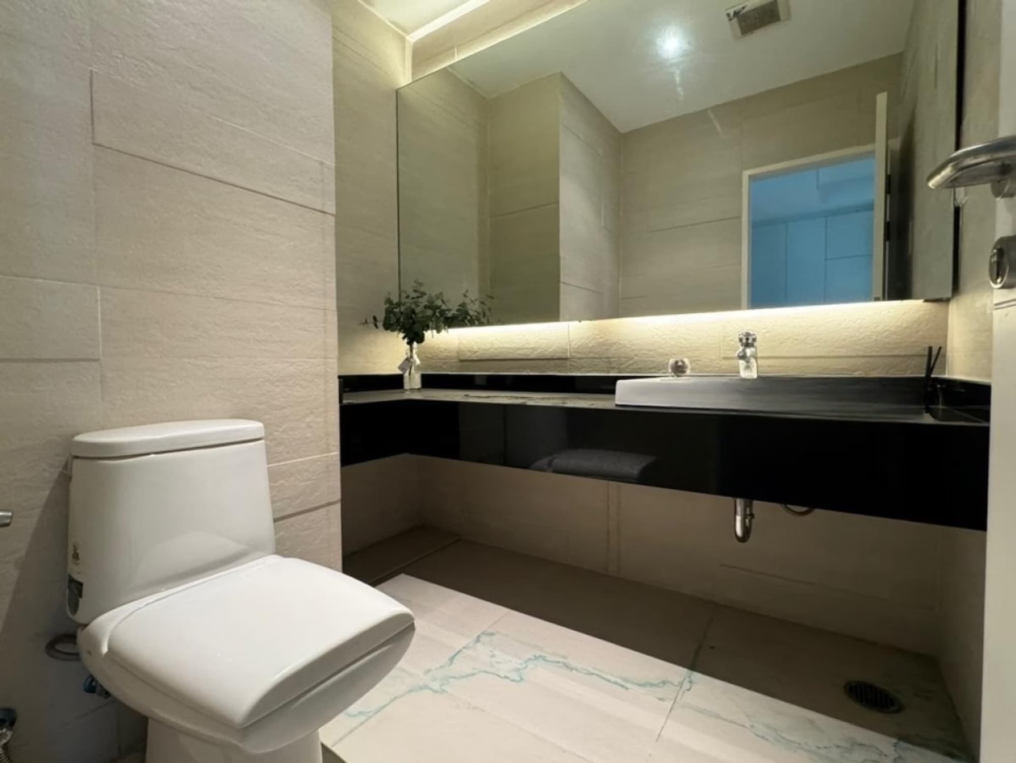 2 Bed Condo for Rent in Bang Kapi - Image 12