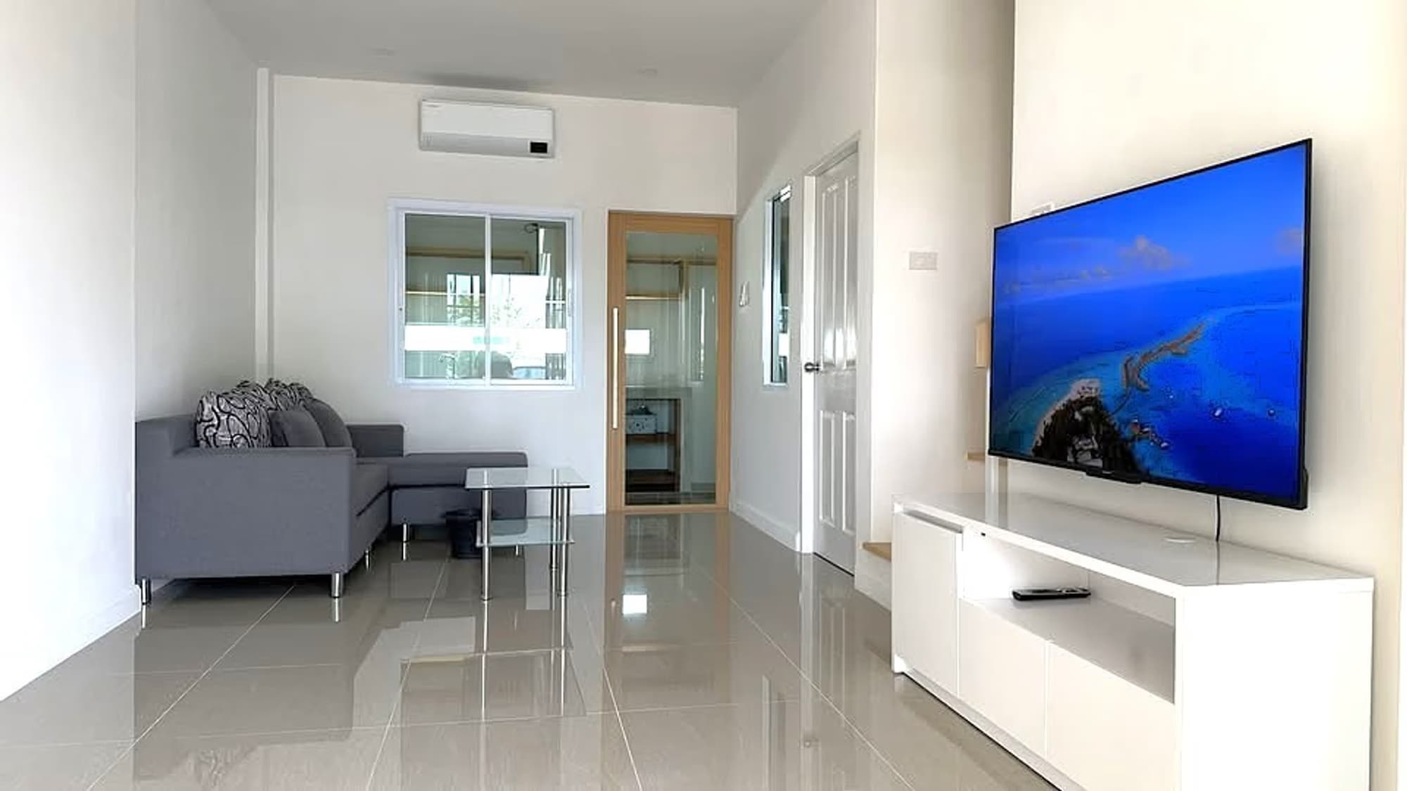3 Bed Townhouse for Rent in Saraphi - Image 2