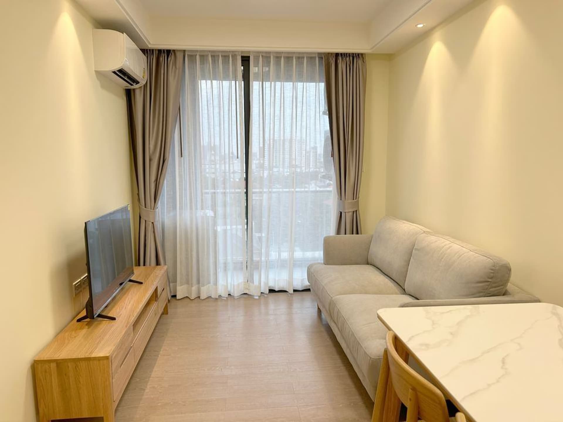 Condo for Rent at Regal Sathon-Naradhiwas - Image 1