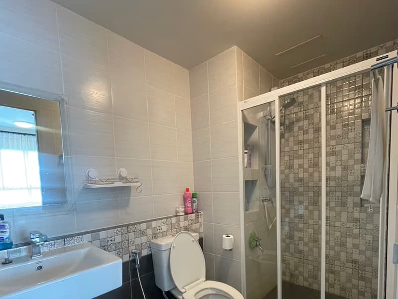 1 Bedroom Condo