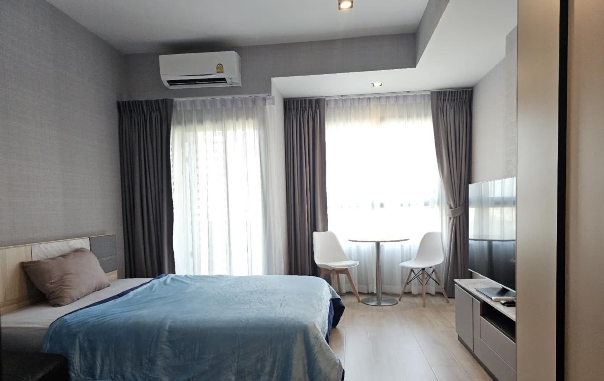 null ห้องนอน Condo สำหรับ จำหน่าย ใกล้ Phra Ram 9 MRT - Image 3