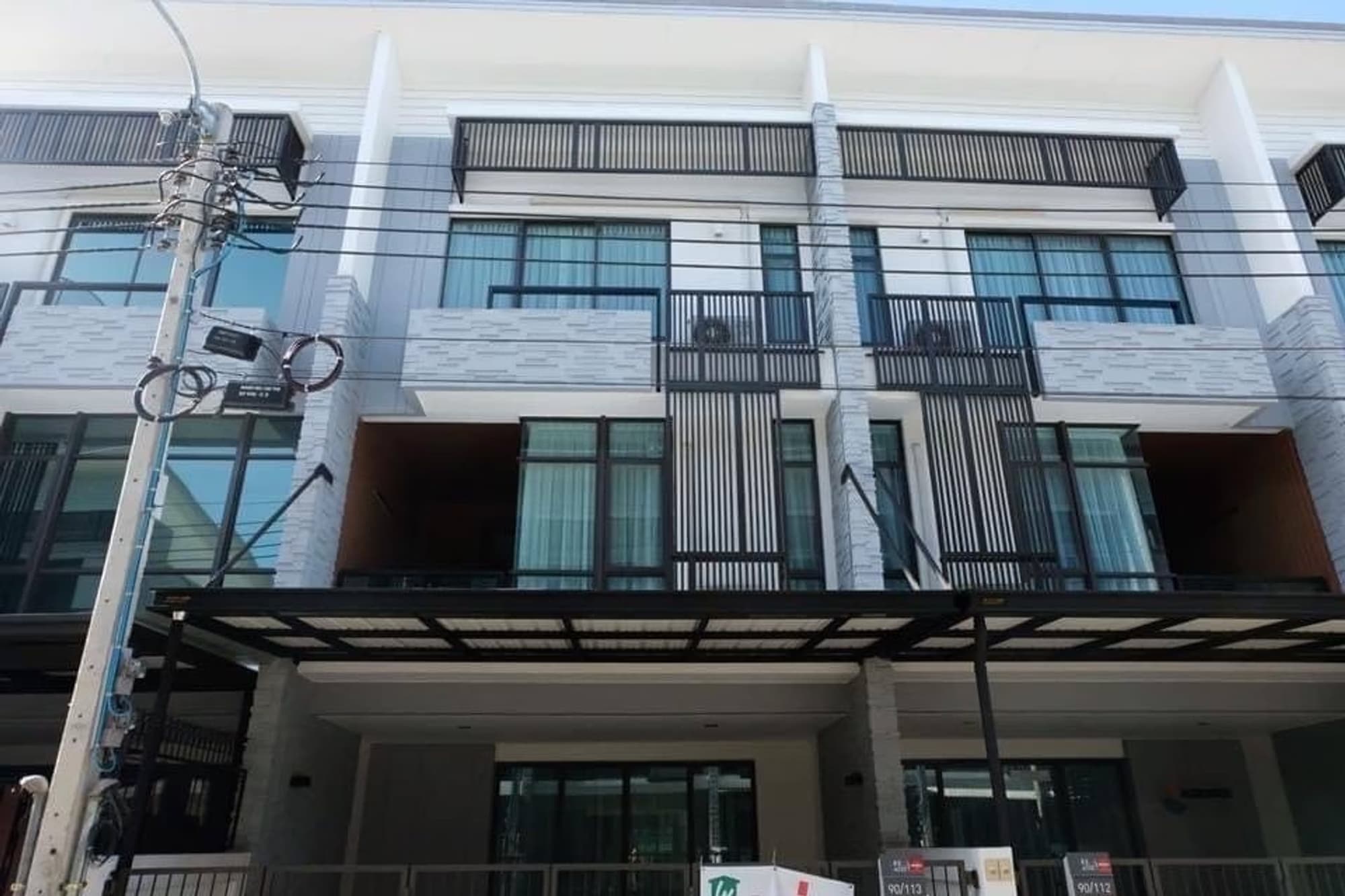 3 Bed Townhouse for Rent in Bang Phli - Image 1