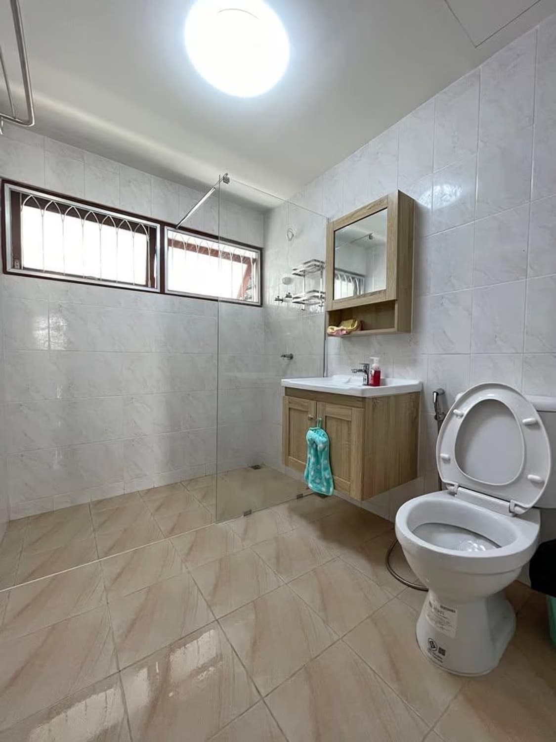 4 Bedroom House - Image 4