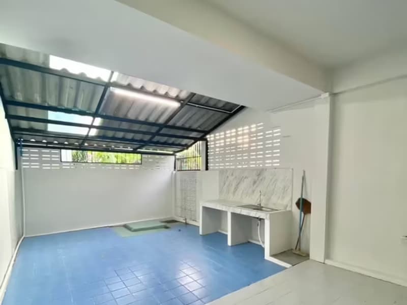 Townhouse for Sale at Baan Jinda Villa
