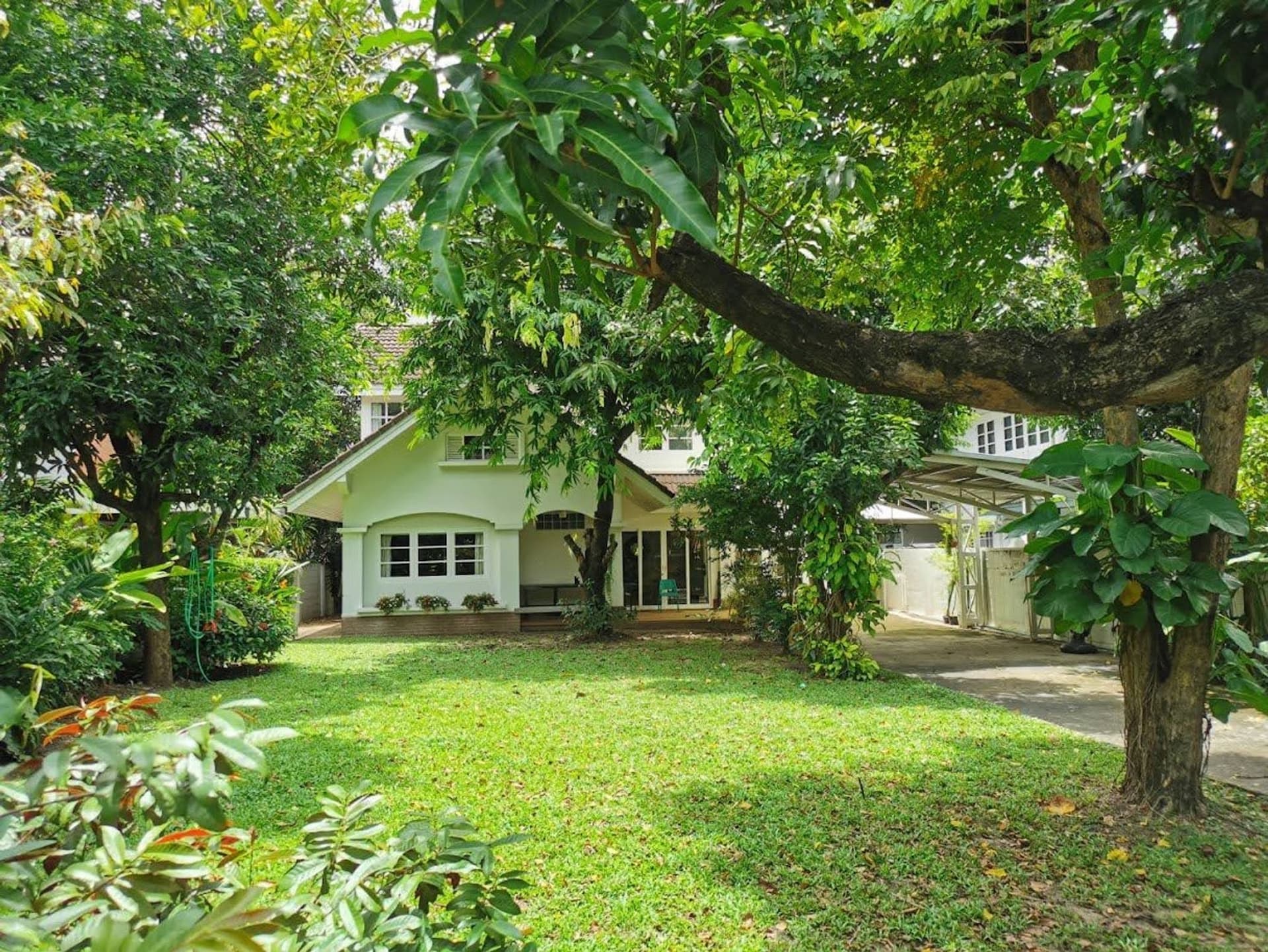 3 Bed House for Rent in Watthana - Image 1