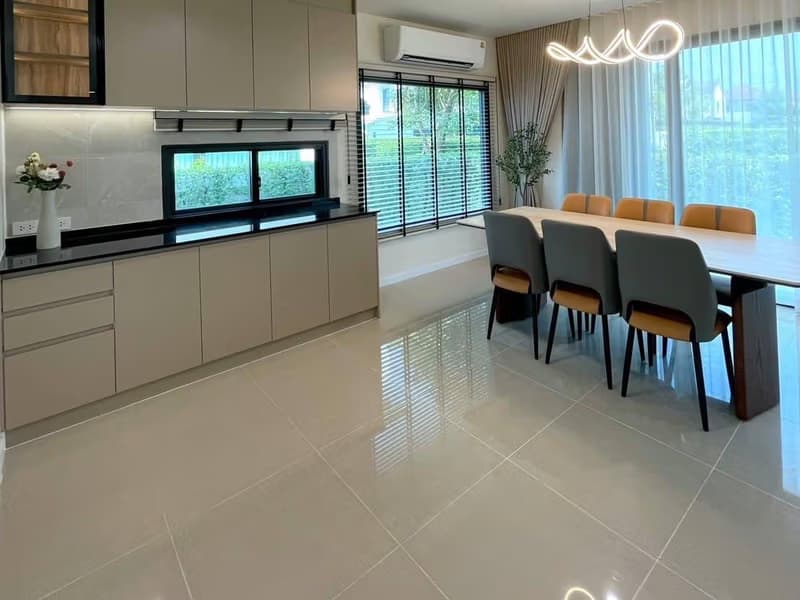 4 Bed House for Rent in Bang Phli
