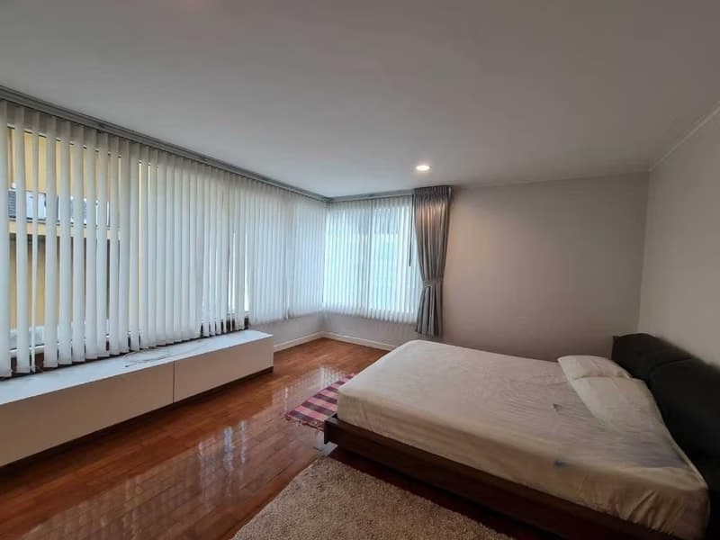 3 Bed Condo for Rent in Pathum Wan