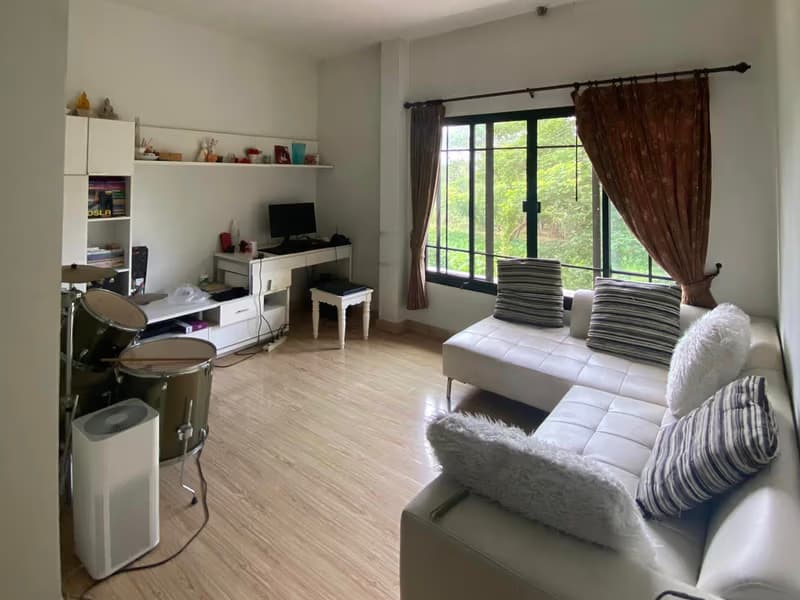 4 Bed House for Sale in Saraphi