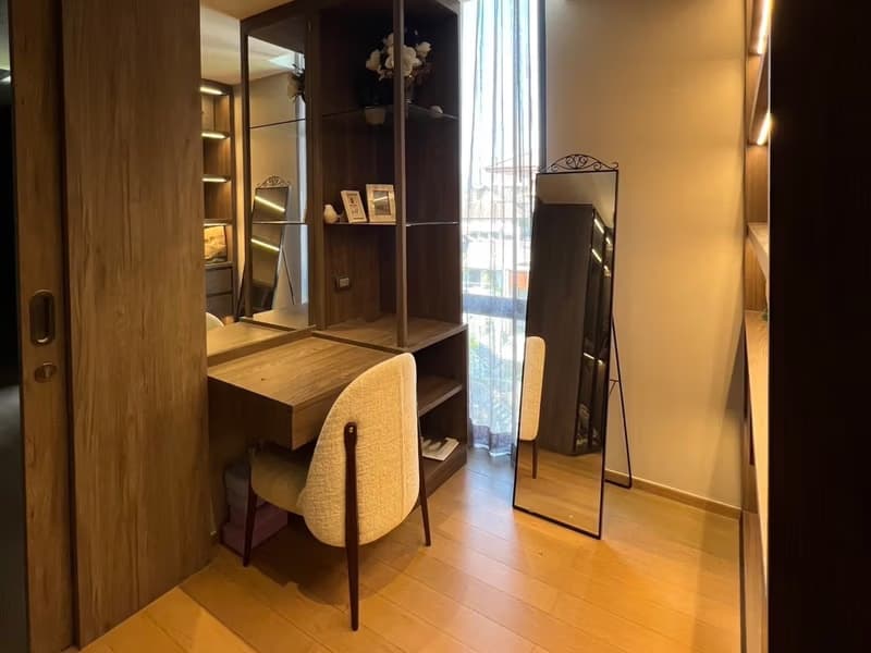 4 Bed House for Rent in Yan Nawa
