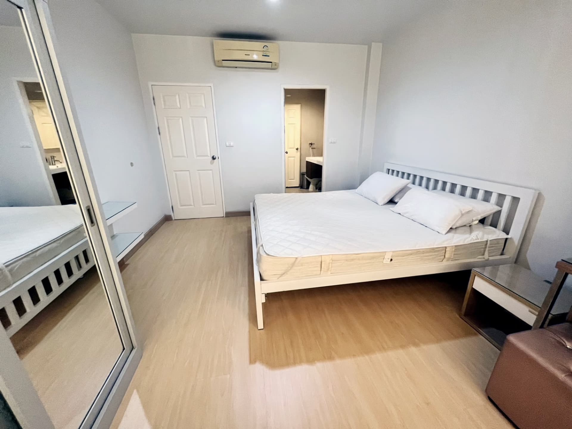 2 ห้องนอน คอนโด สำหรับ จำหน่าย ใน Huai Khwang - Image 2