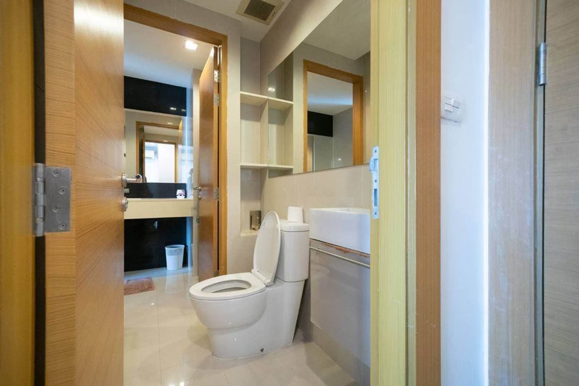 1 卧室 公寓 用于 出租 在 Huai Khwang - Image 6