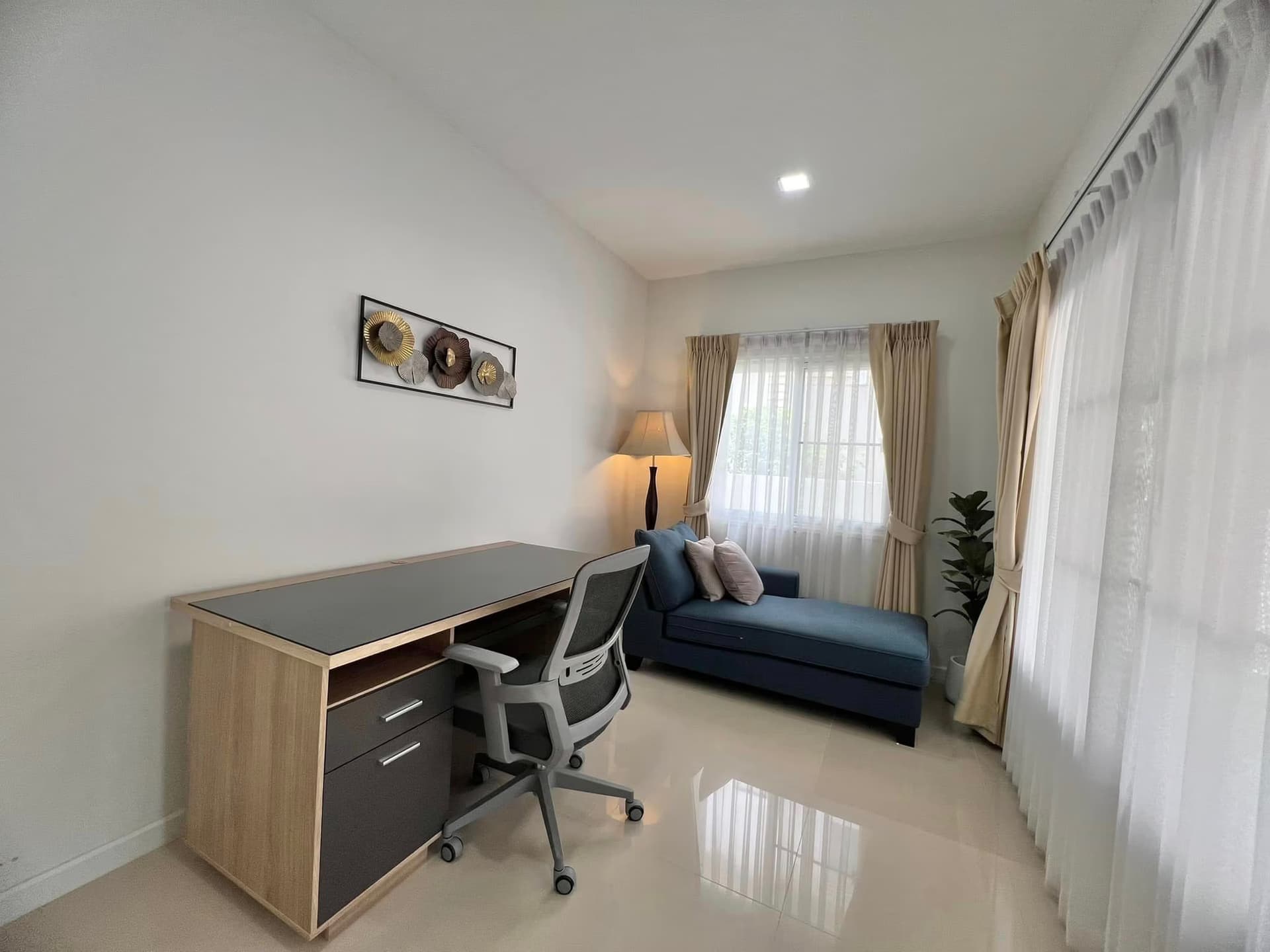 4 Bed House for Rent in Hang Dong - Image 6