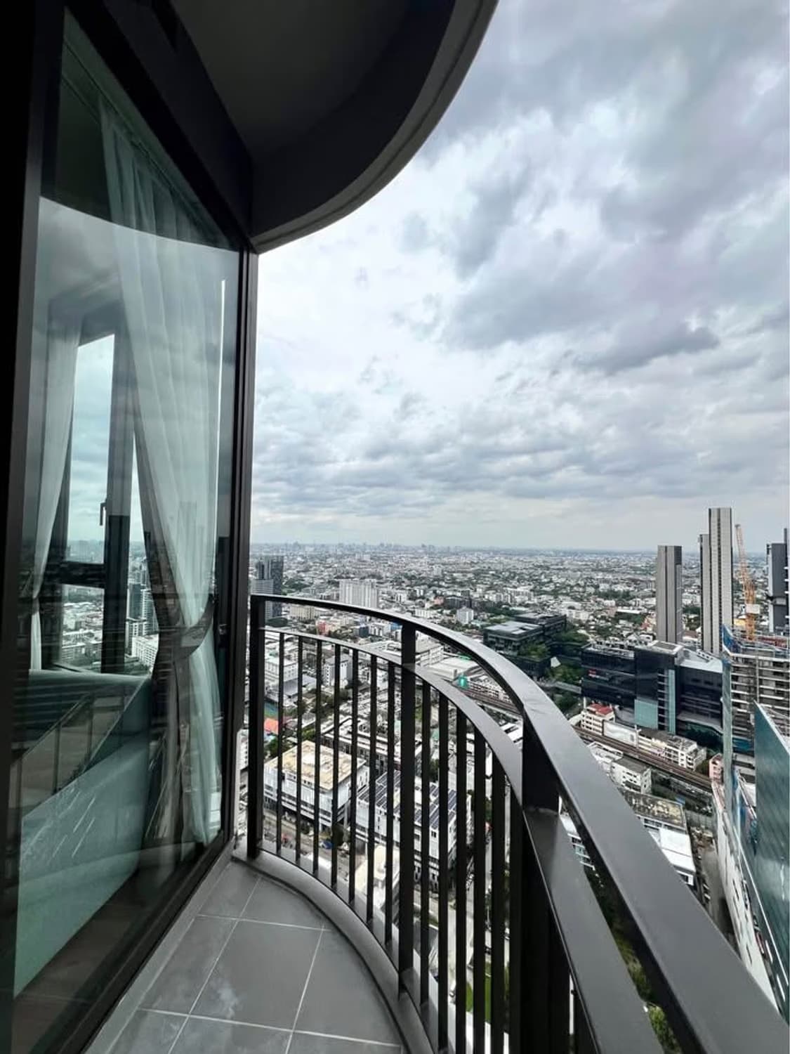 2 Bed Condo for Rent in Phra Khanong - Image 7