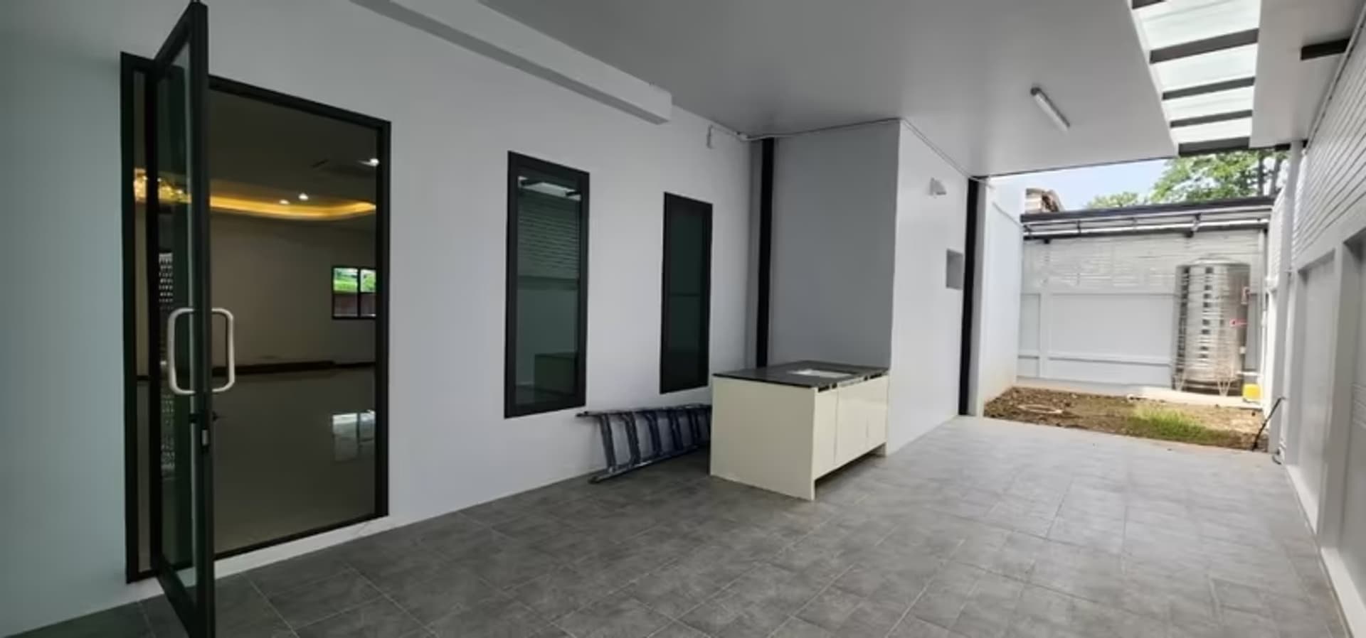 5 Bedroom Home office for rent  - Image 8