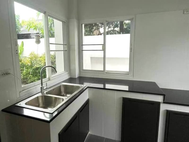 5 Bed House for Rent and Sale in Mueang Chiang Mai District