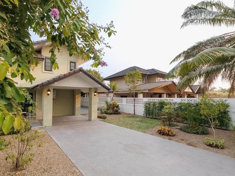 4 Bed House for Rent in Mueang Chiang Mai