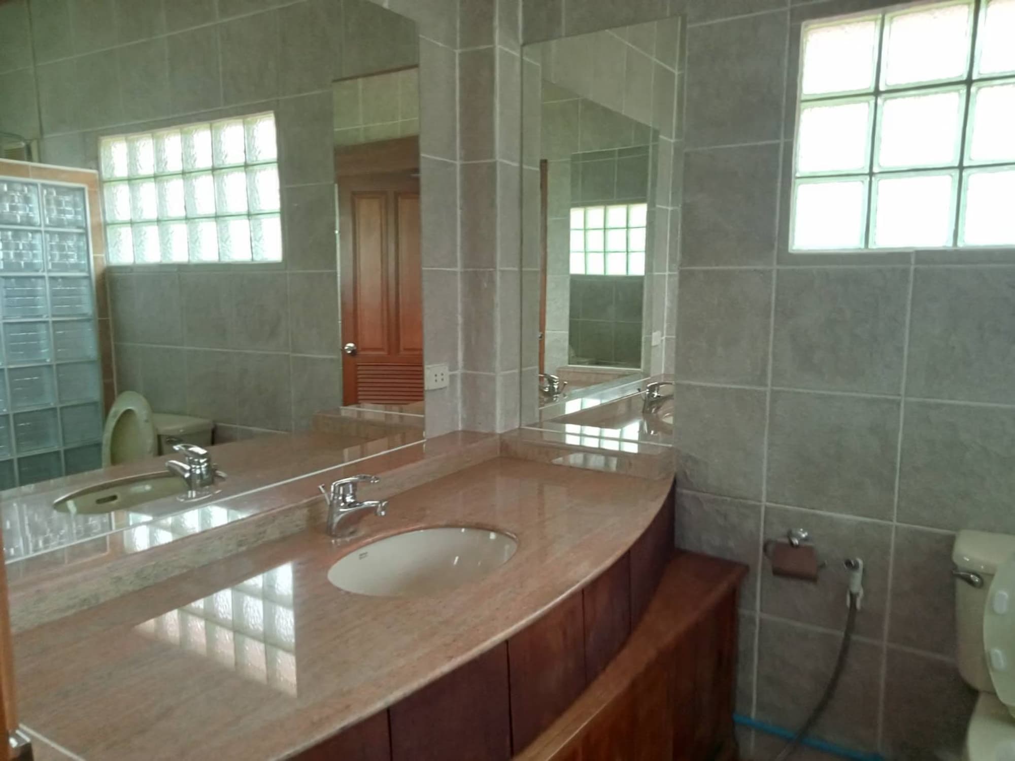 4 Bed House for Rent in San Sai - Image 8