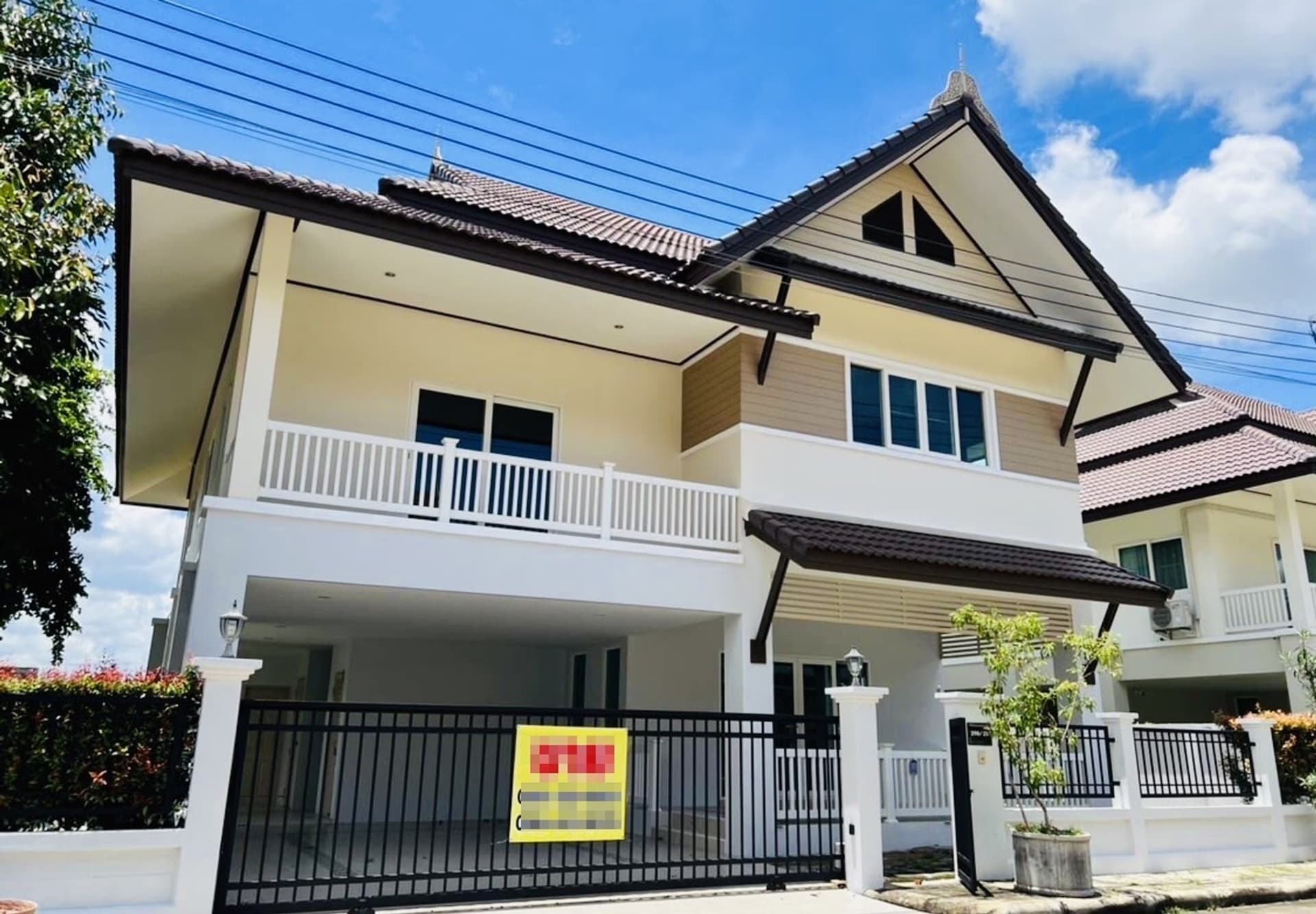 4 Bedroom House for Sale in Hang Dong - Image 1