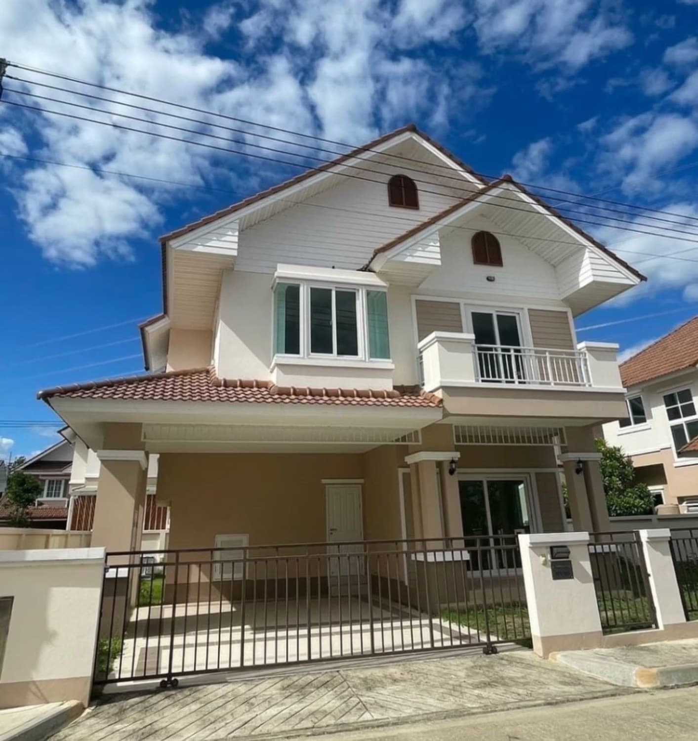 3 Bed House for Rent in San Kamphaeng - Image 1