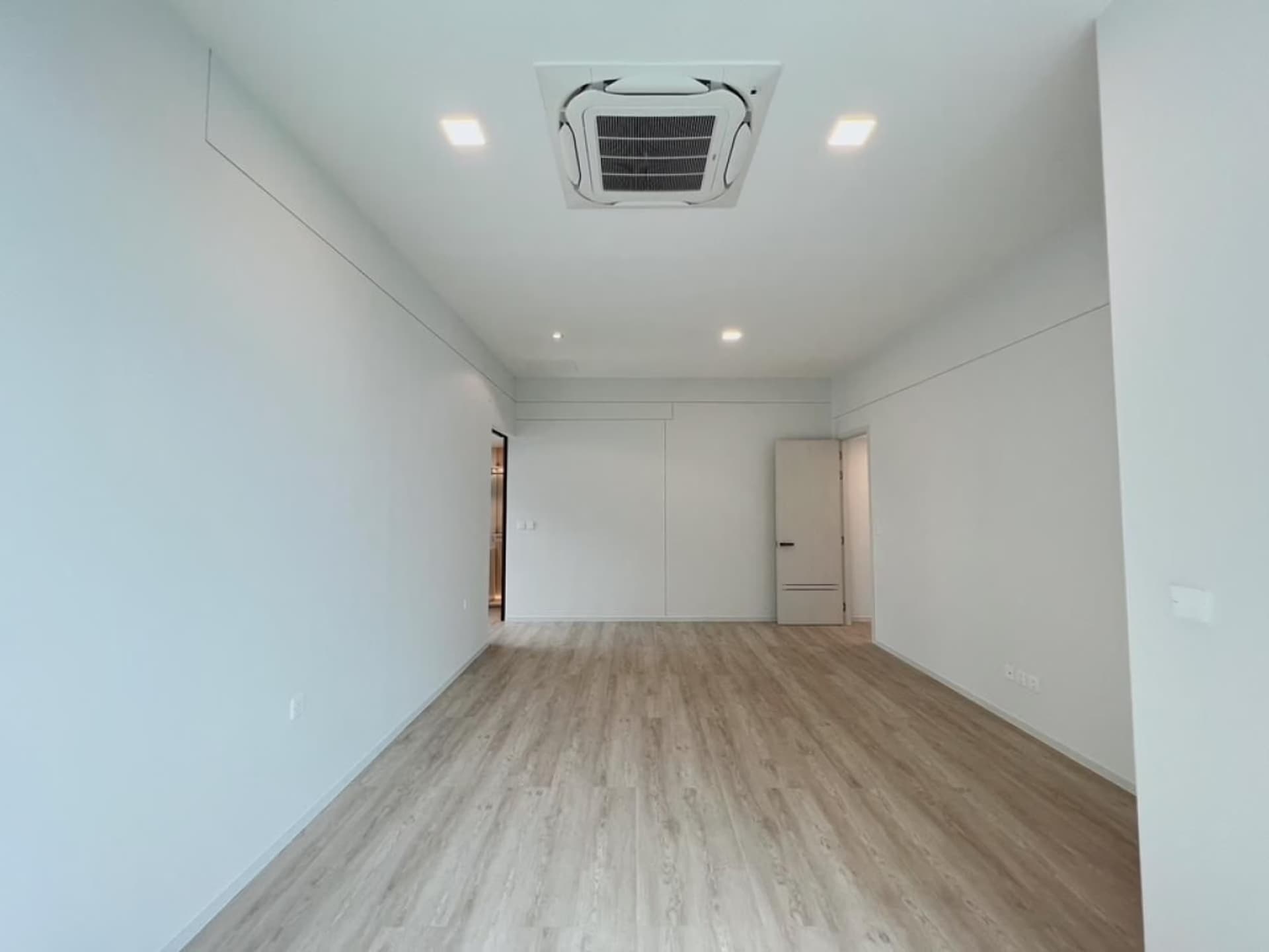4 Bed House for Sale in Saphan Sung - Image 9