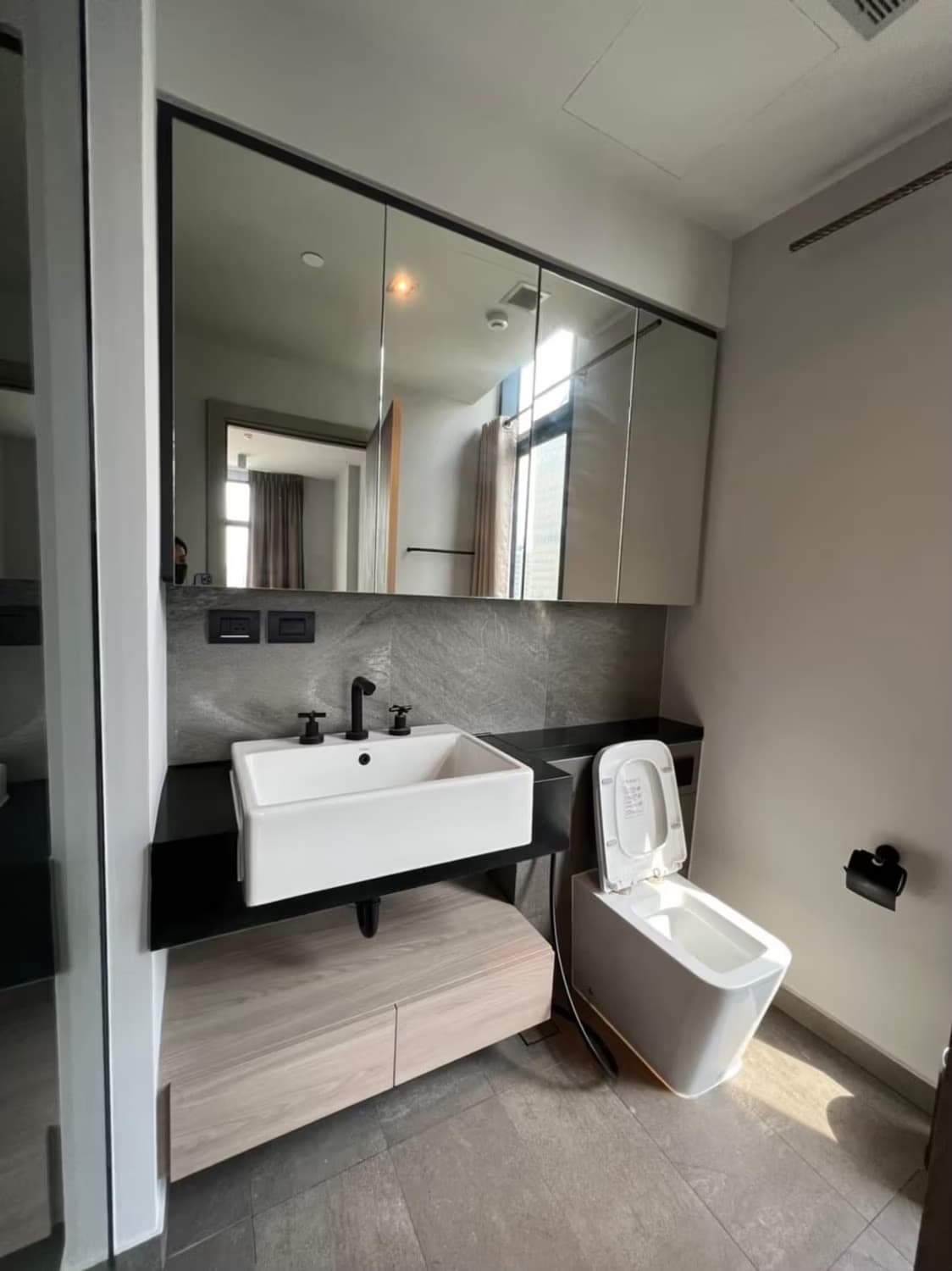 2 Bed Condo for Rent in Watthana - Image 9