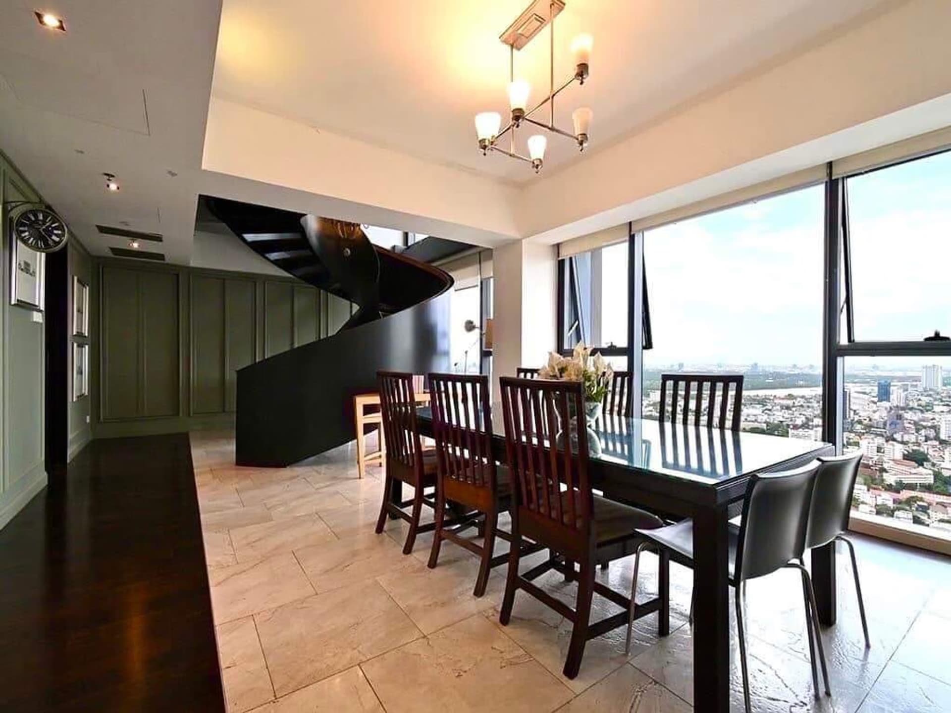 4 Bed Condo for Rent in Sathon - Image 12