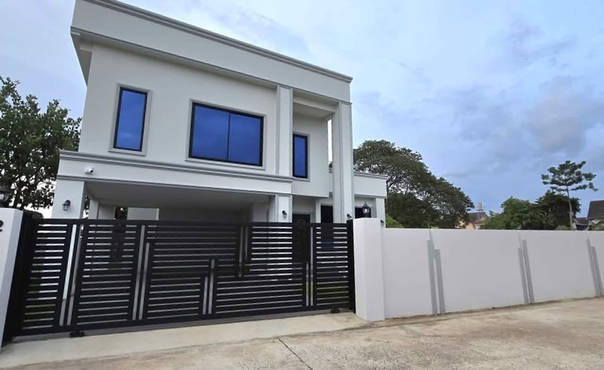 4 ห้องนอน บ้าน สำหรับ ขาย ใน San Sai District - Image 3
